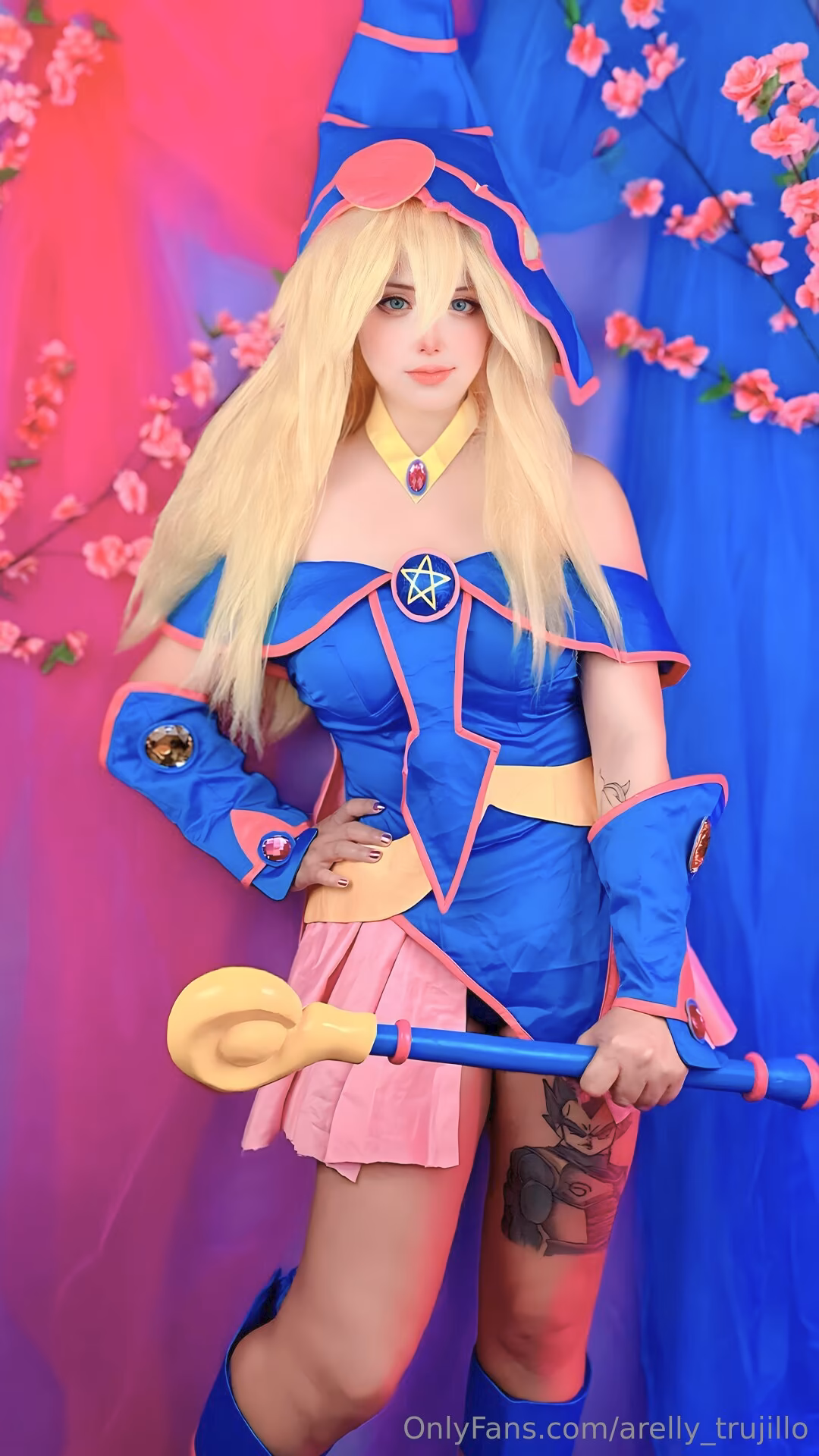 Arelly Trujillo as Dark Magician Girl — cosplay photo 11 of 17