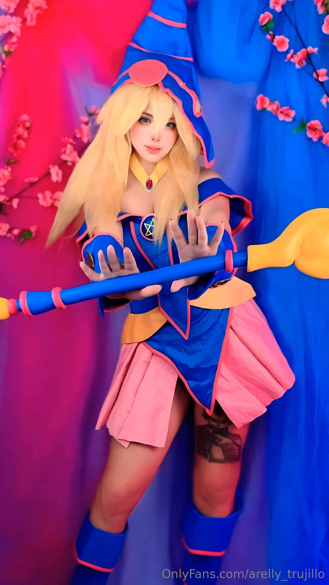 Arelly Trujillo as Dark Magician Girl — cosplay photo 12 of 17
