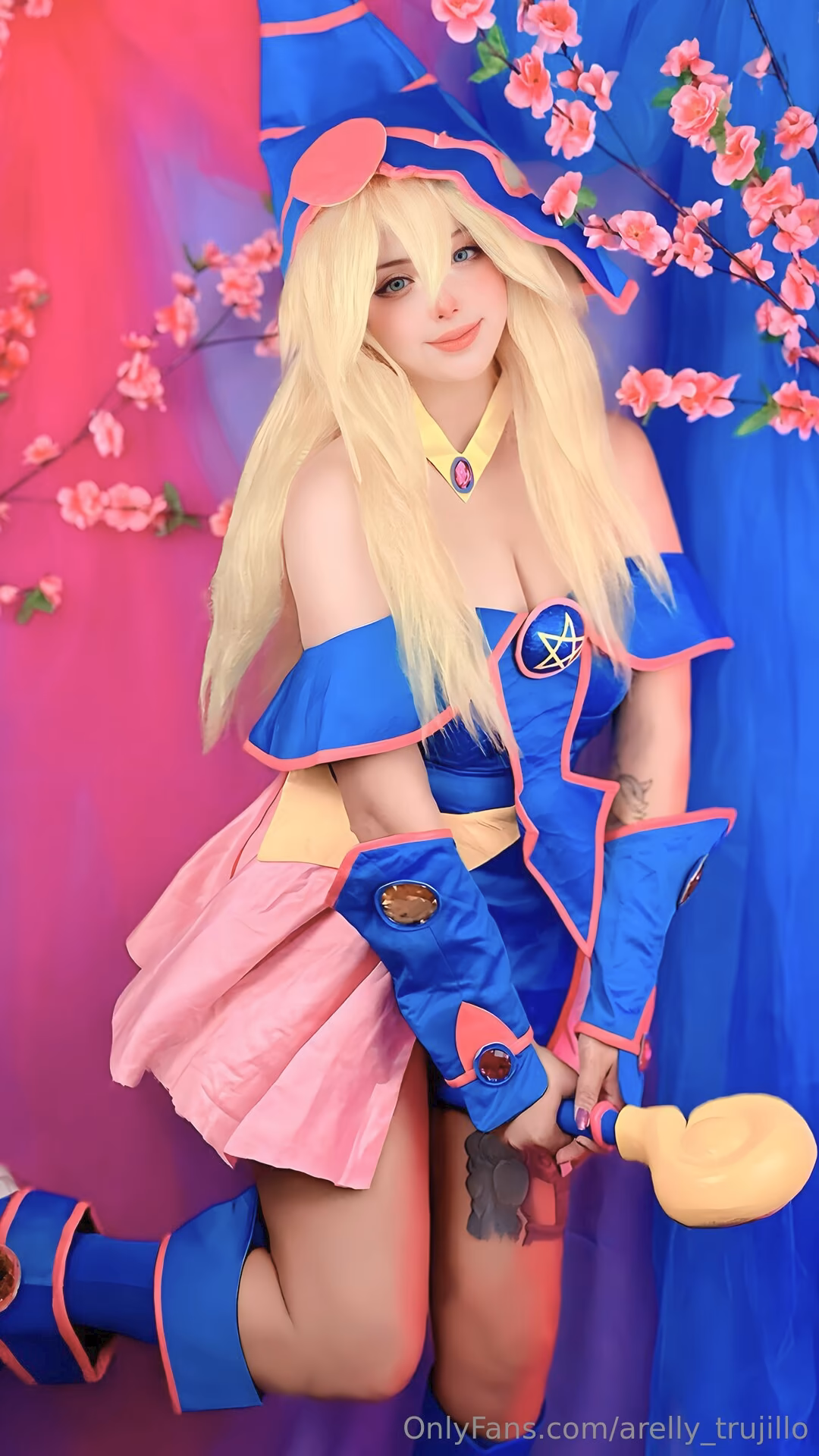 Arelly Trujillo as Dark Magician Girl — cosplay photo 8 of 17