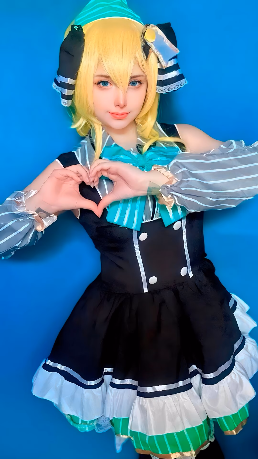 Arelly Trujillo as Eli Ayase — cosplay photo 3 of 10