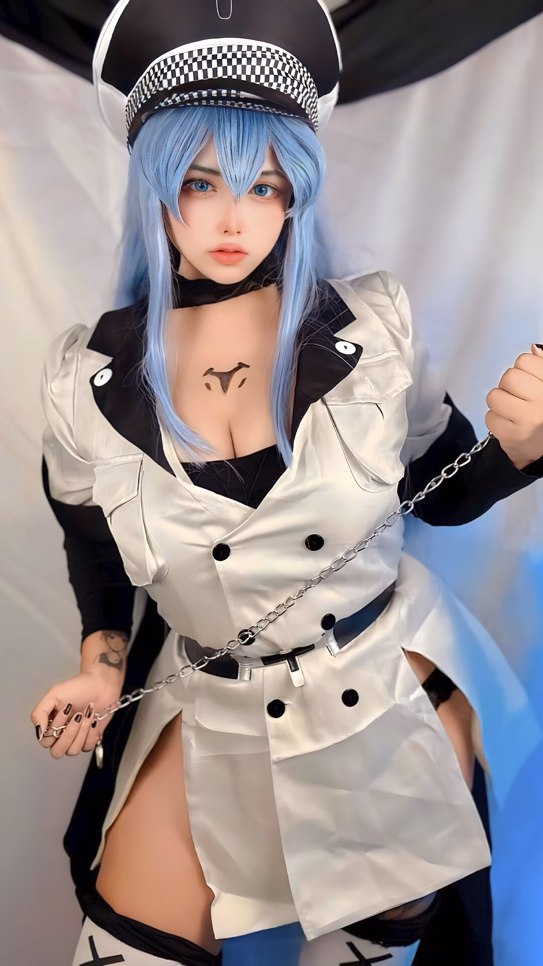 Arelly Trujillo as Esdeath — cosplay photo 3 of 13
