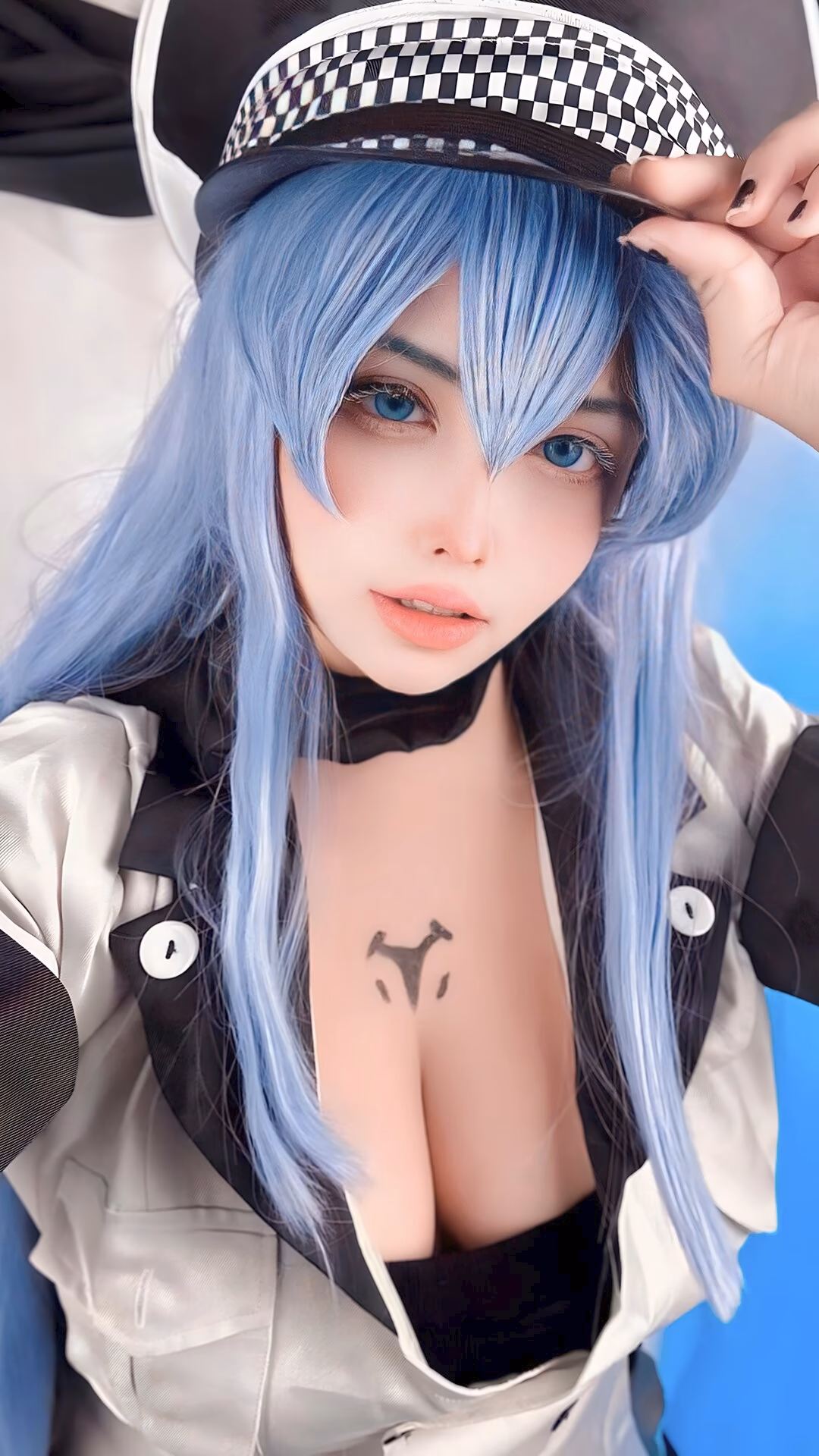 Arelly Trujillo as Esdeath — cosplay photo 8 of 13