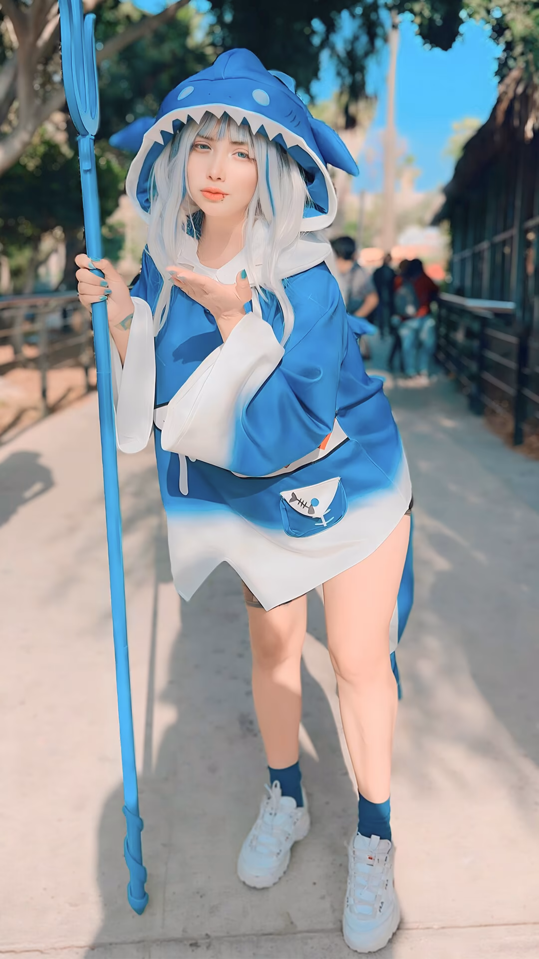 Arelly Trujillo as Gawr Gura — cosplay photo 16 of 28