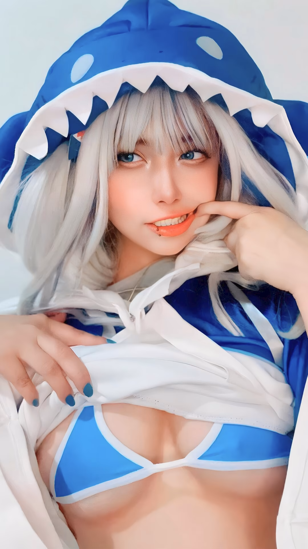 Arelly Trujillo as Gawr Gura — cosplay photo 28 of 28