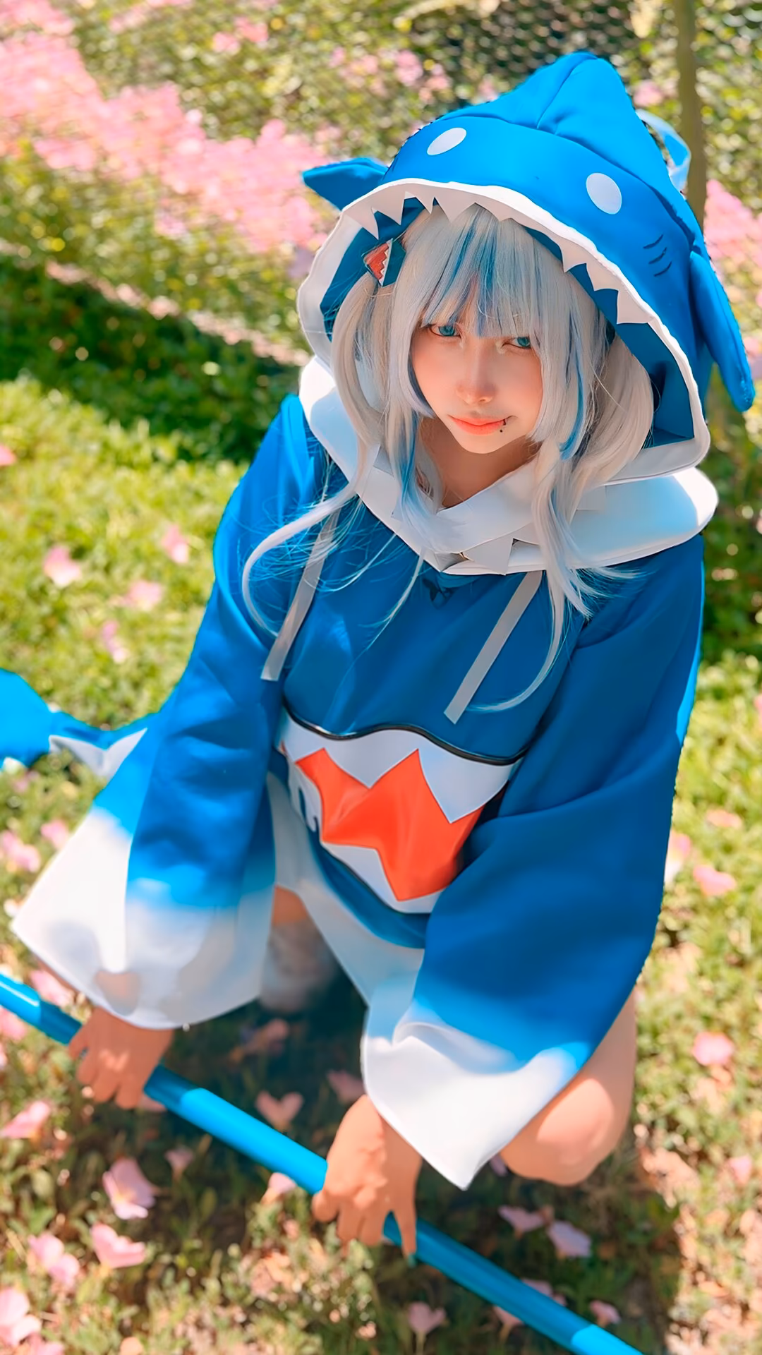 Arelly Trujillo as Gawr Gura — cosplay photo 9 of 28