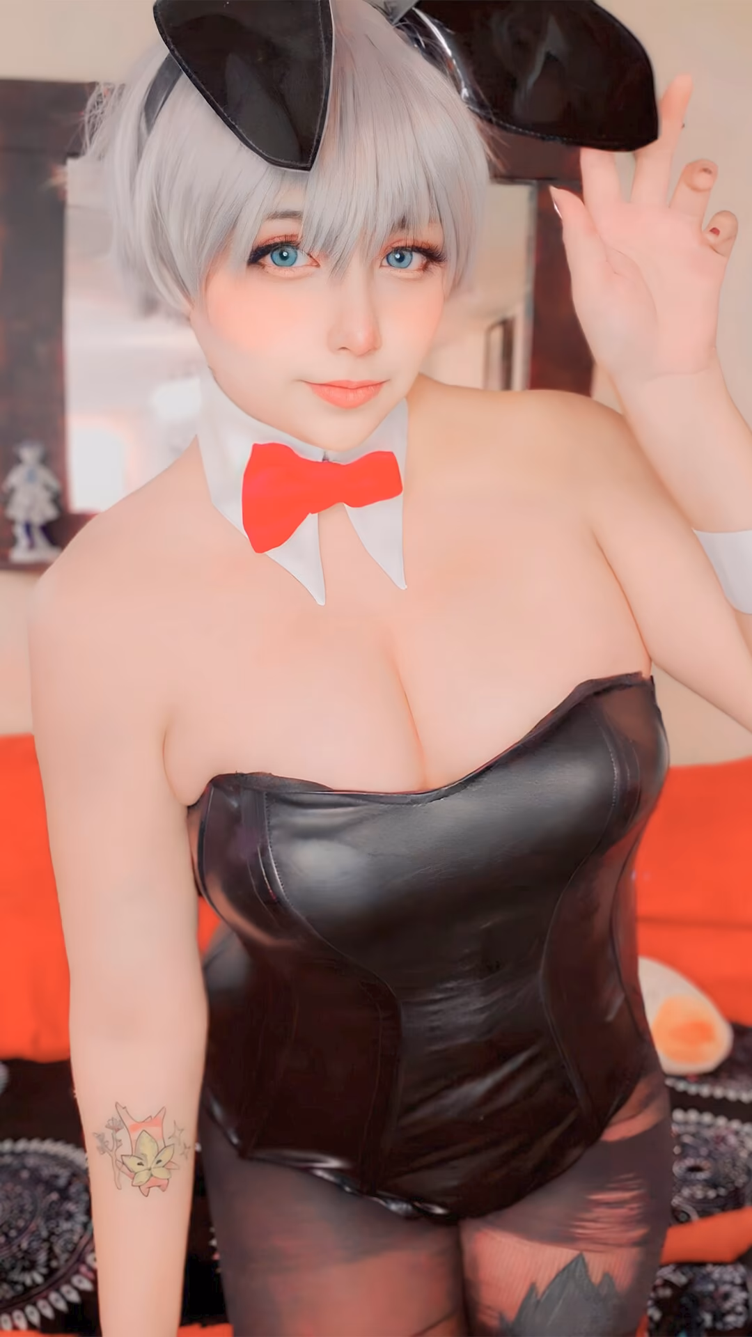 Arelly Trujillo as Hana Uzaki — cosplay photo 11 of 12
