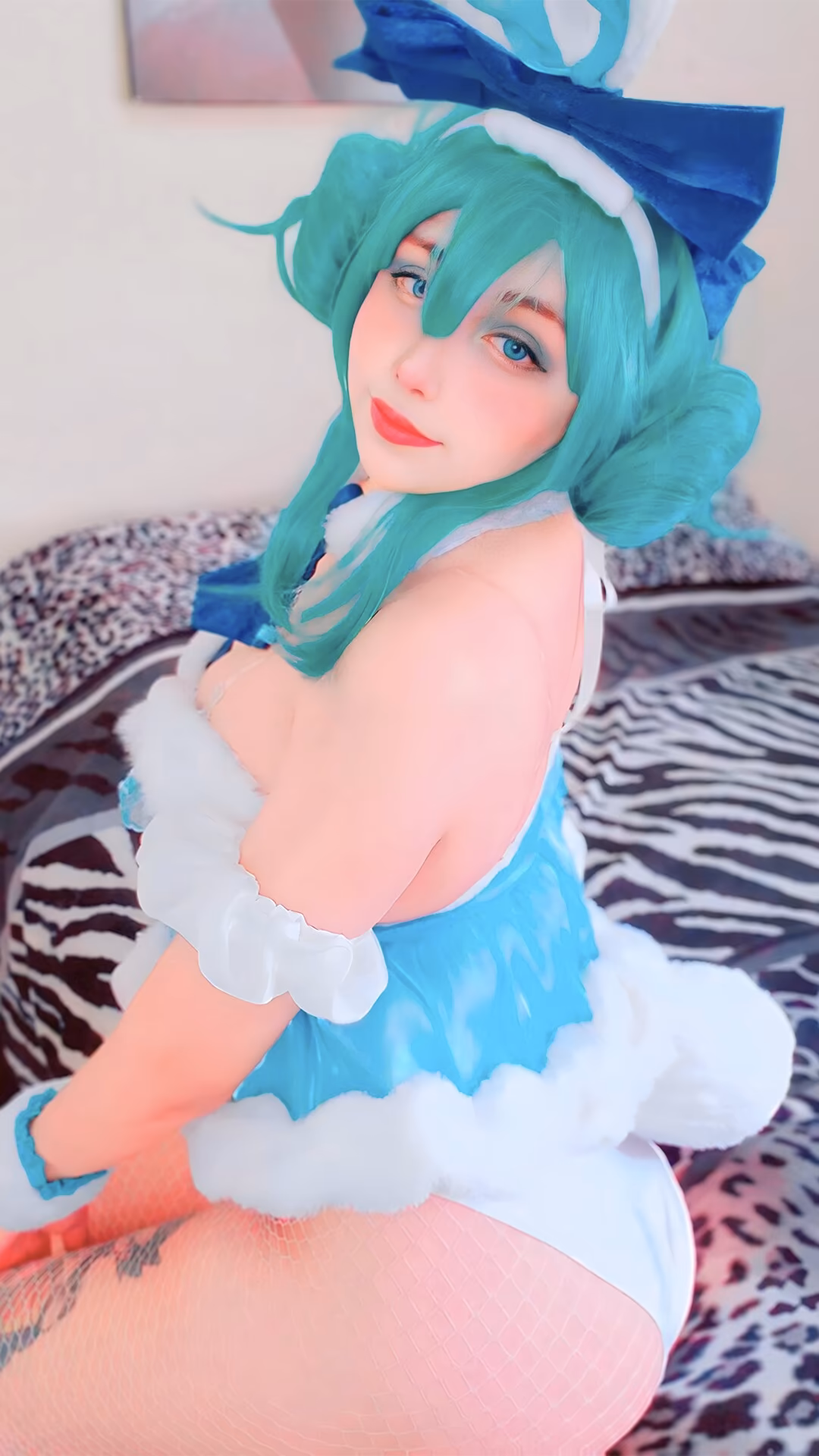 Arelly Trujillo as Hatsune Miku — cosplay photo 15 of 16