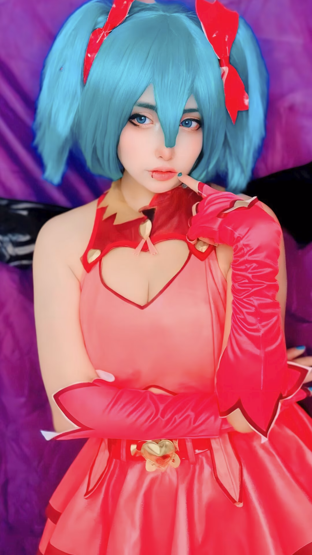 Arelly Trujillo as Hatsune Miku — cosplay photo 10 of 16