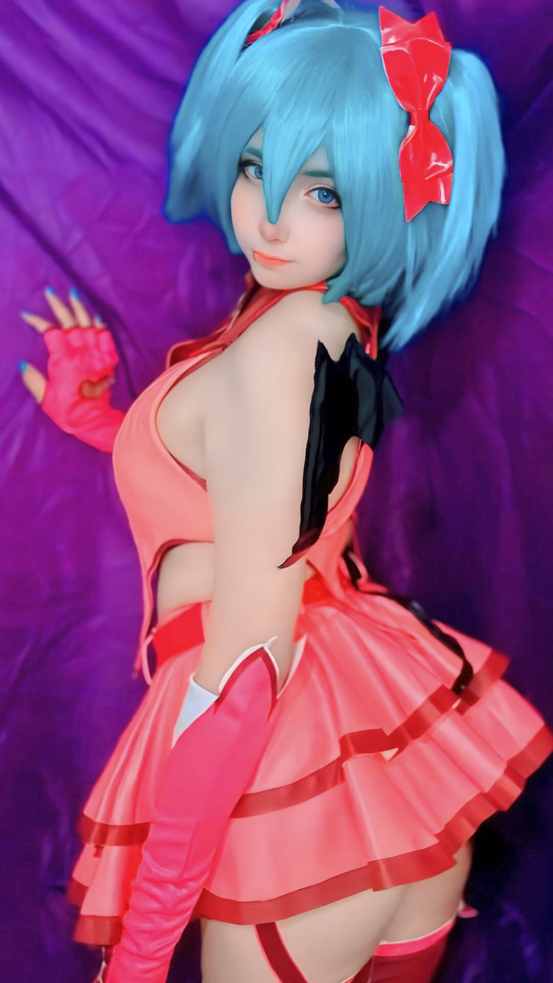 Arelly Trujillo as Hatsune Miku — cosplay photo 12 of 16