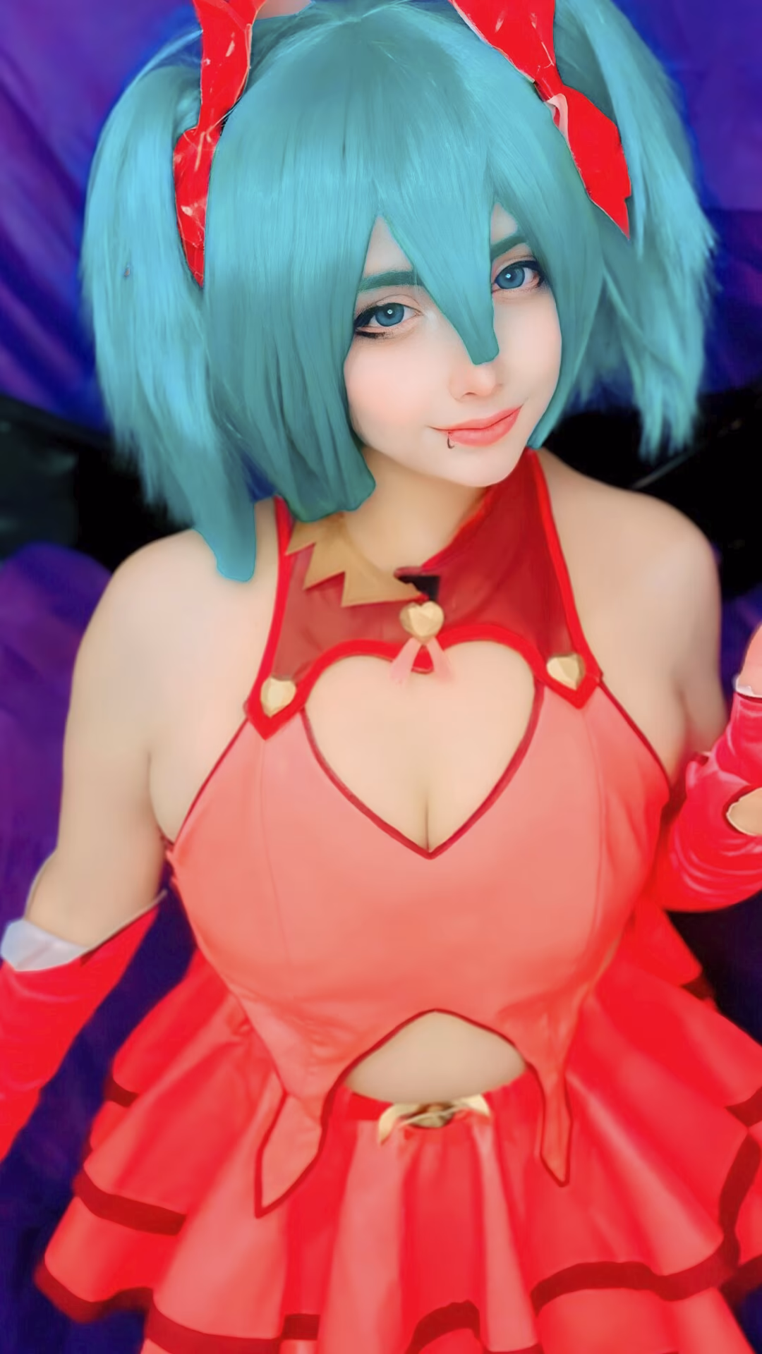 Arelly Trujillo as Hatsune Miku — cosplay photo 15 of 16