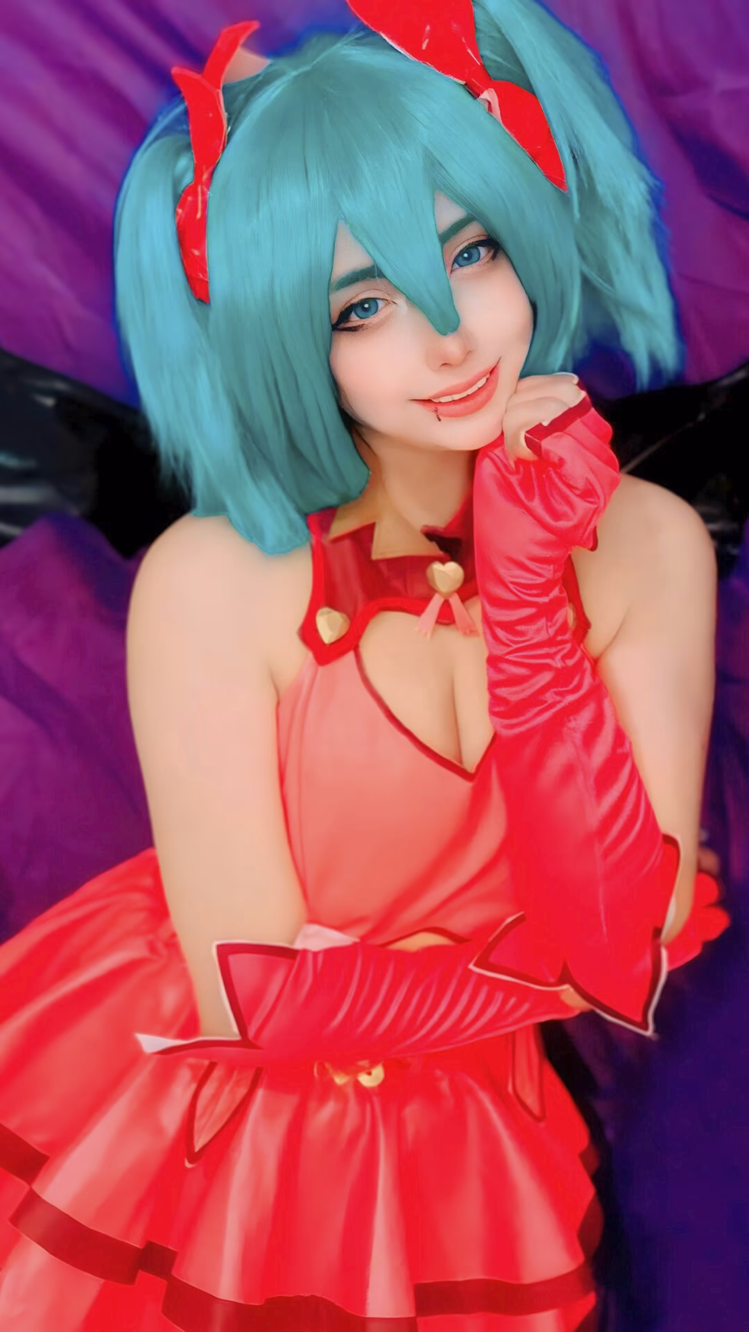Arelly Trujillo as Hatsune Miku — cosplay photo 9 of 16
