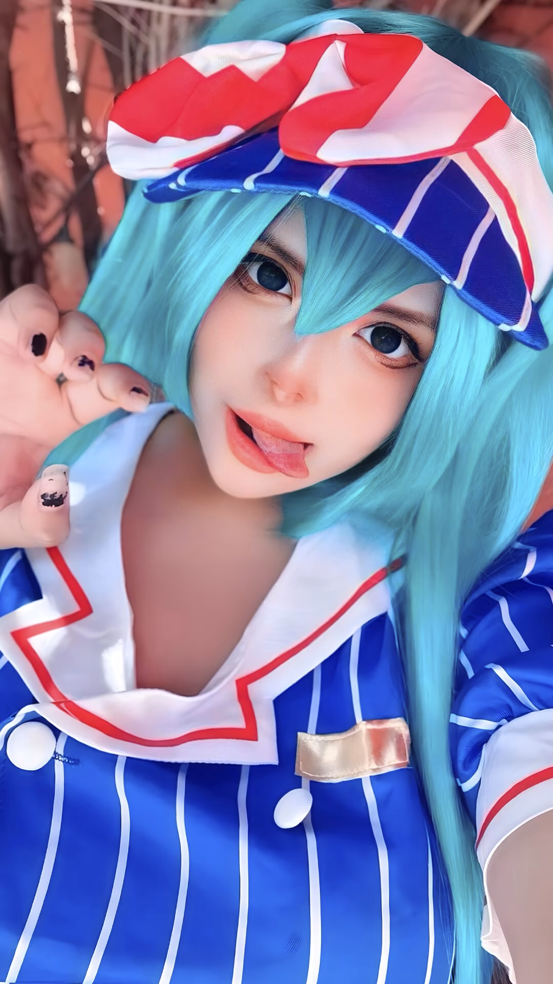 Arelly Trujillo as Hatsune Miku — cosplay photo 13 of 13