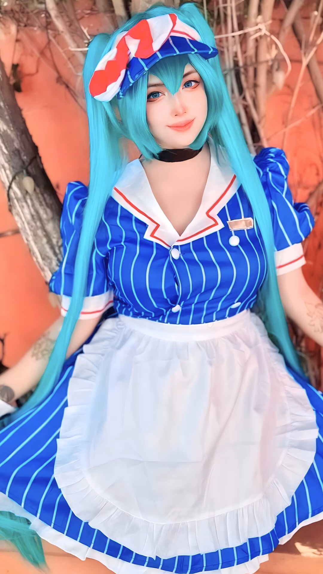 Arelly Trujillo as Hatsune Miku — cosplay photo 3 of 13