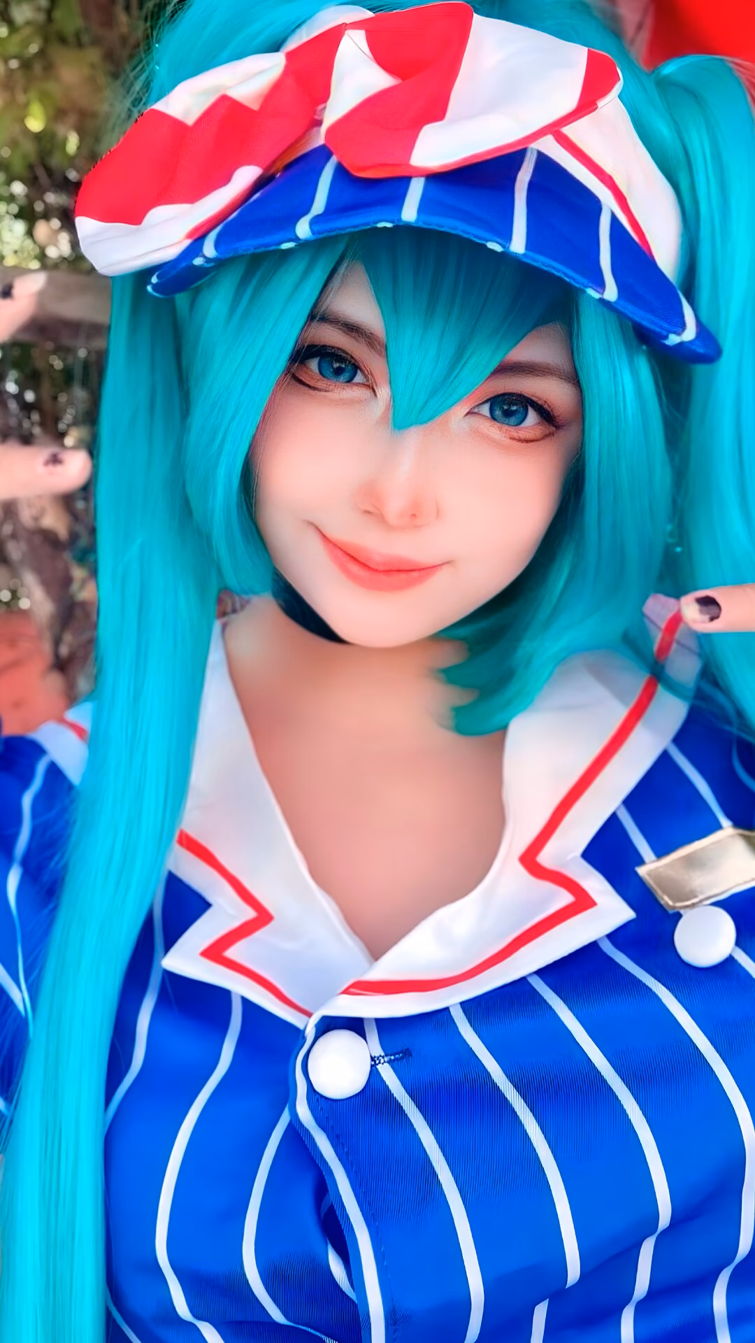 Arelly Trujillo as Hatsune Miku — cosplay photo 7 of 13