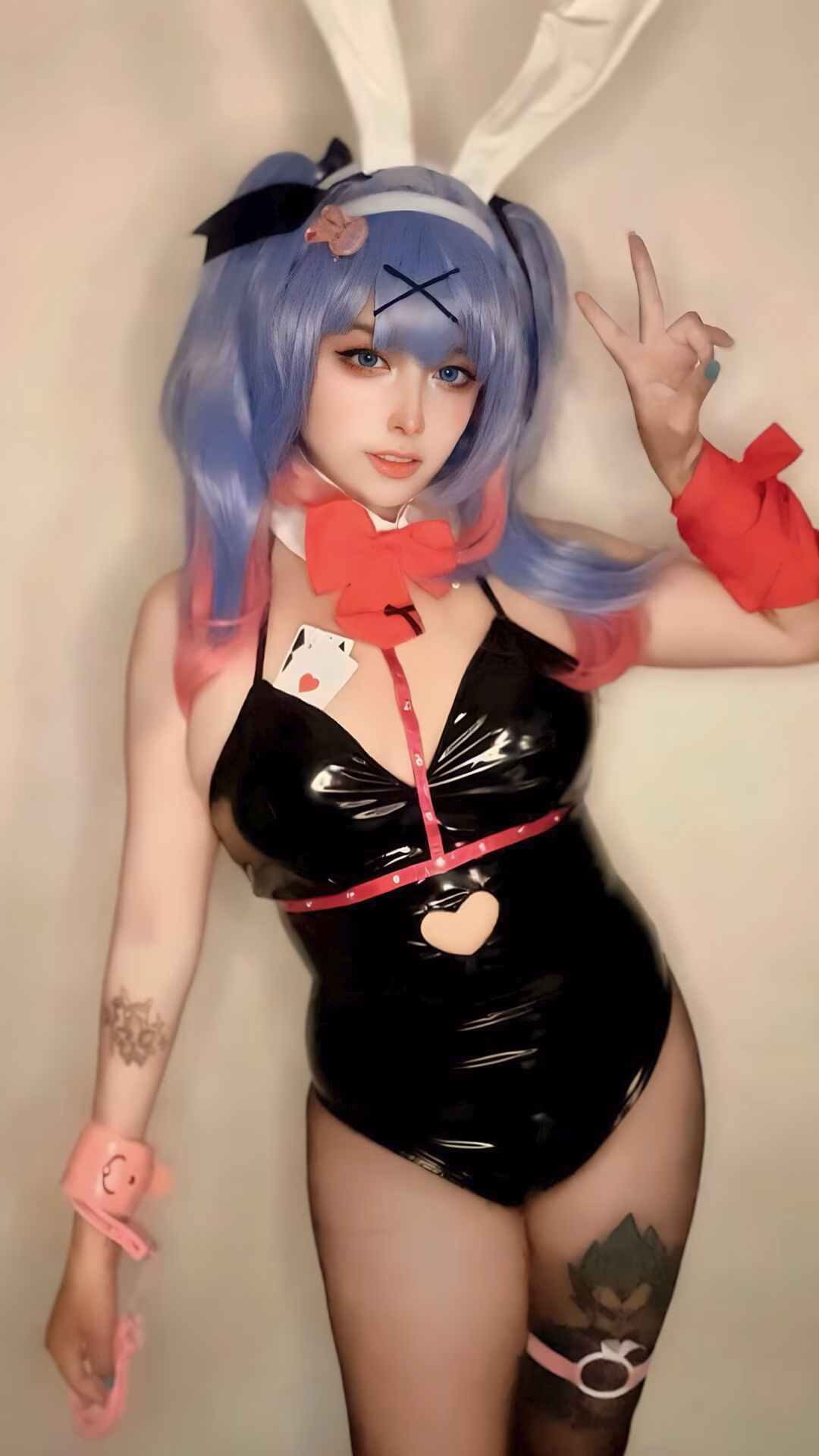 Arelly Trujillo as Hatsune Miku — cosplay photo 3 of 12