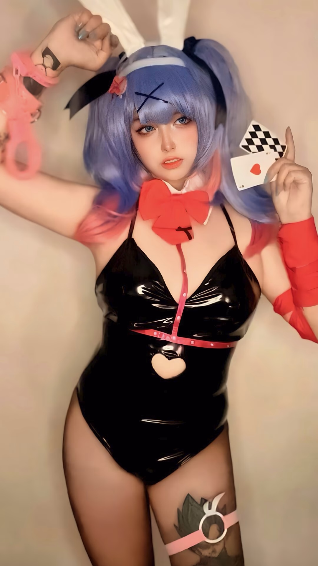 Arelly Trujillo as Hatsune Miku — cosplay photo 6 of 12