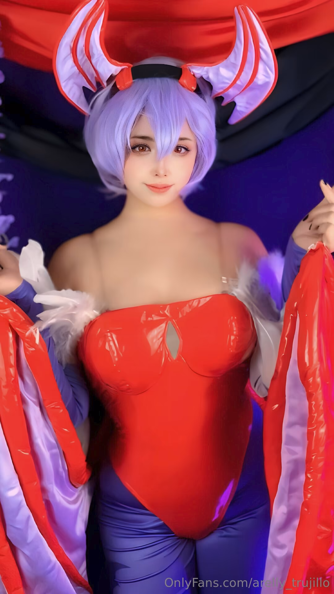 Arelly Trujillo as Lilith Aensland — cosplay photo 3 of 9