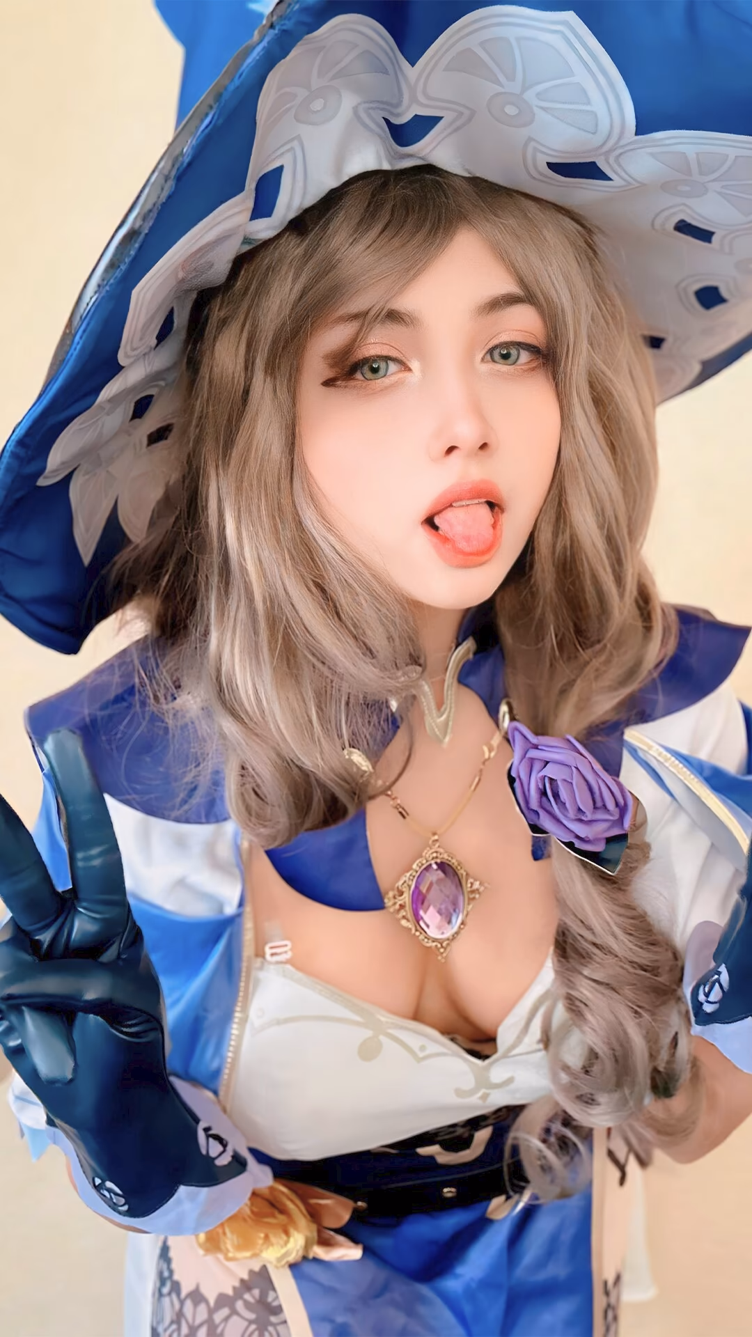 Arelly Trujillo as Lisa Minci — cosplay photo 6 of 10