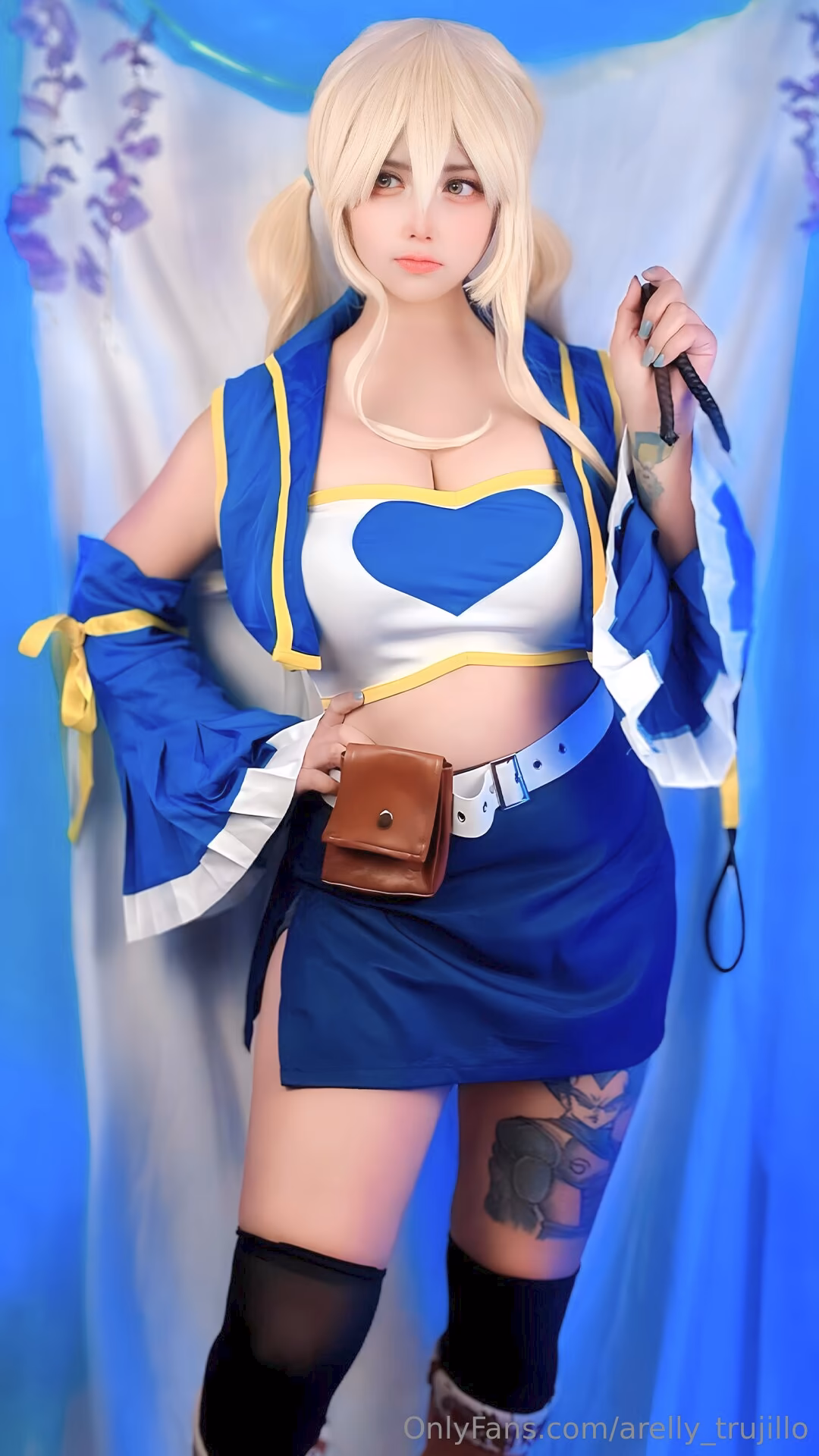 Arelly Trujillo as Lucy Heartfilia — cosplay photo 3 of 12