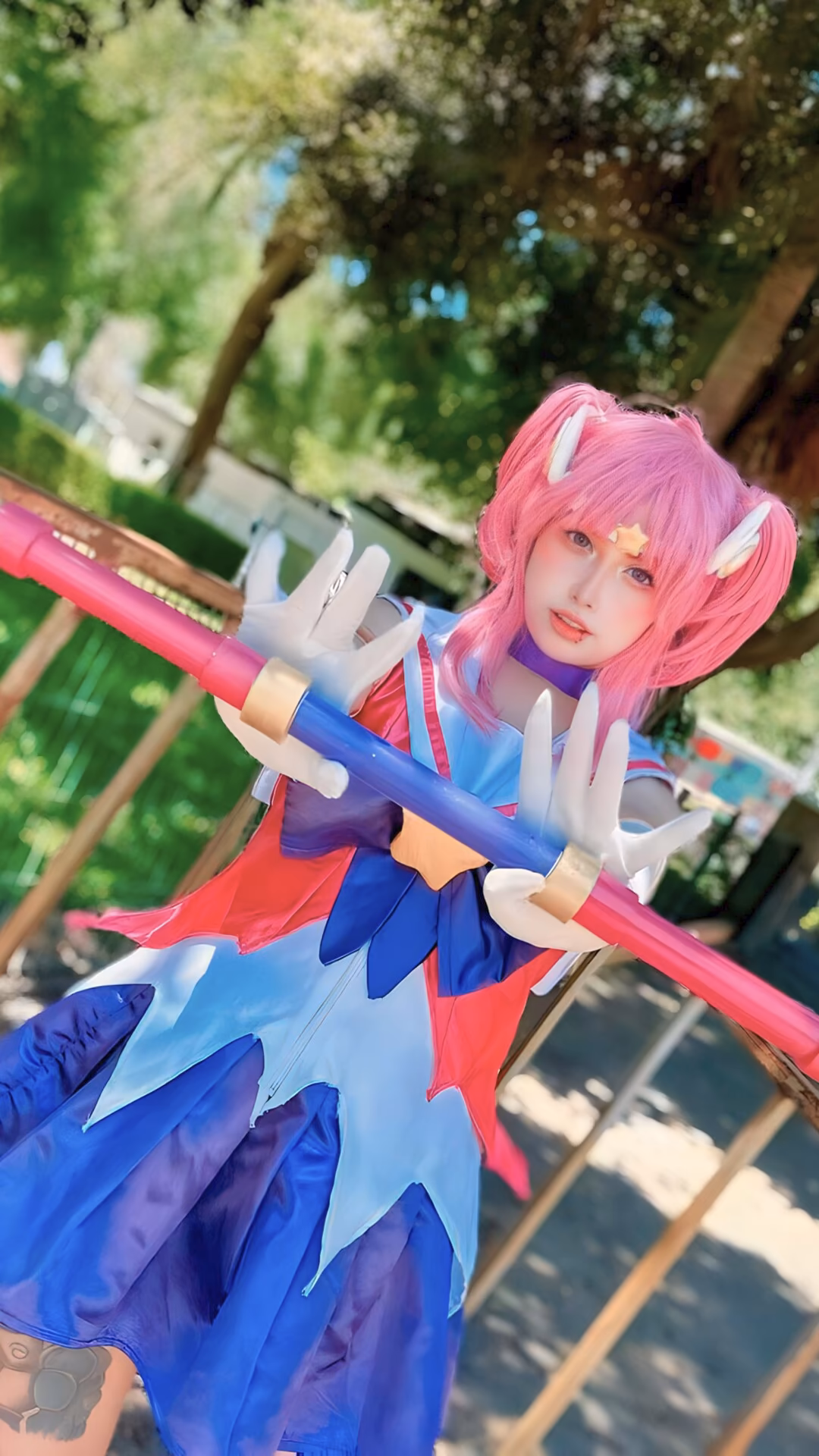 Arelly Trujillo - Lux - League of Legends - Cosplay Gallery - 16 Images — gallery preview