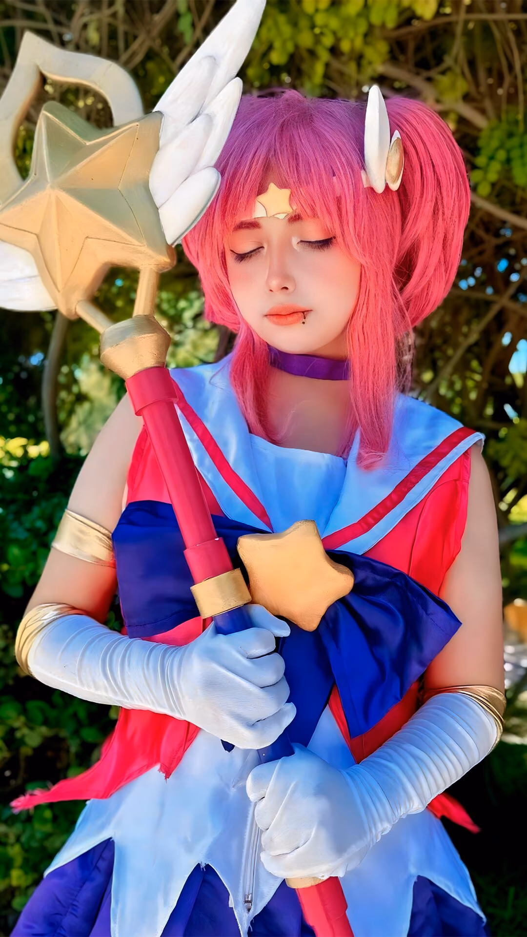Arelly Trujillo as Lux — cosplay photo 15 of 16