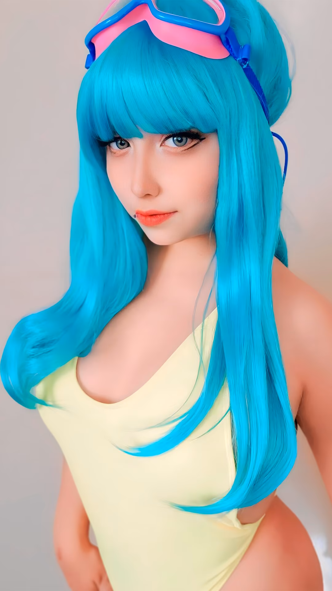 Arelly Trujillo as Maron — cosplay photo 2 of 9