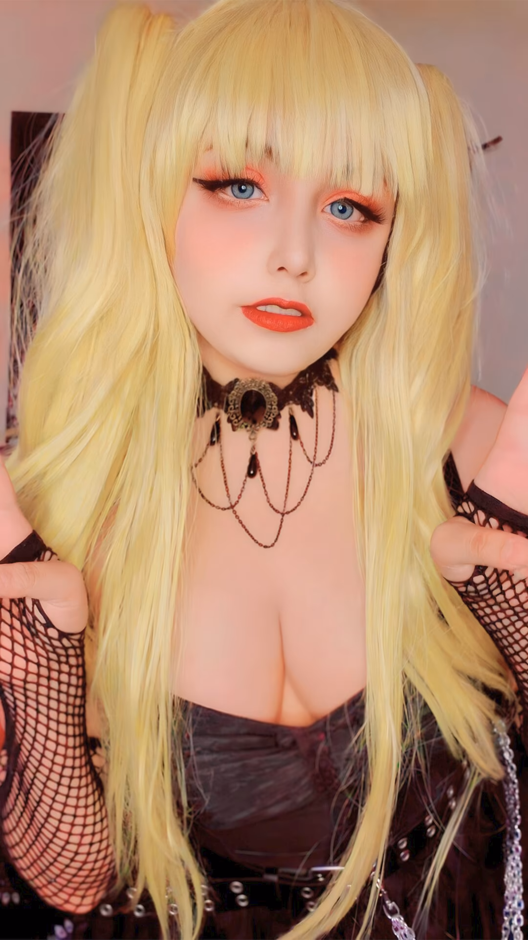 Arelly Trujillo as Misa Amane — cosplay photo 14 of 15