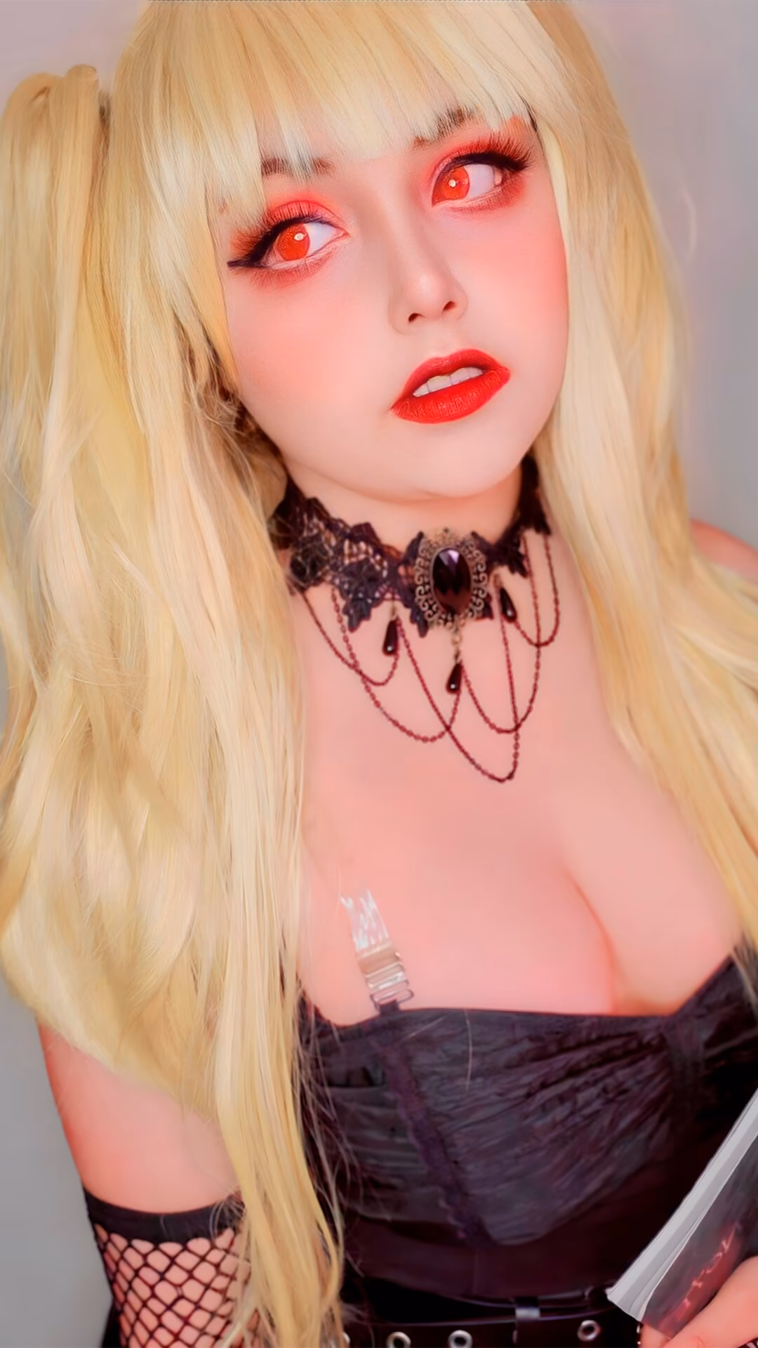 Arelly Trujillo as Misa Amane — cosplay photo 2 of 15