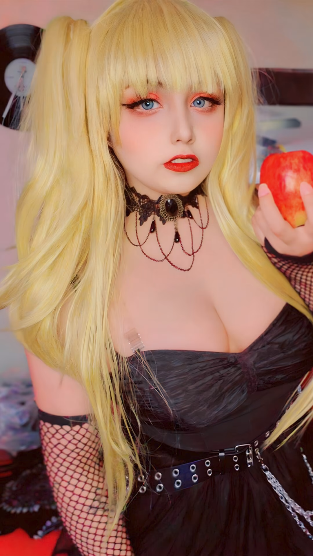 Arelly Trujillo as Misa Amane — cosplay photo 7 of 15
