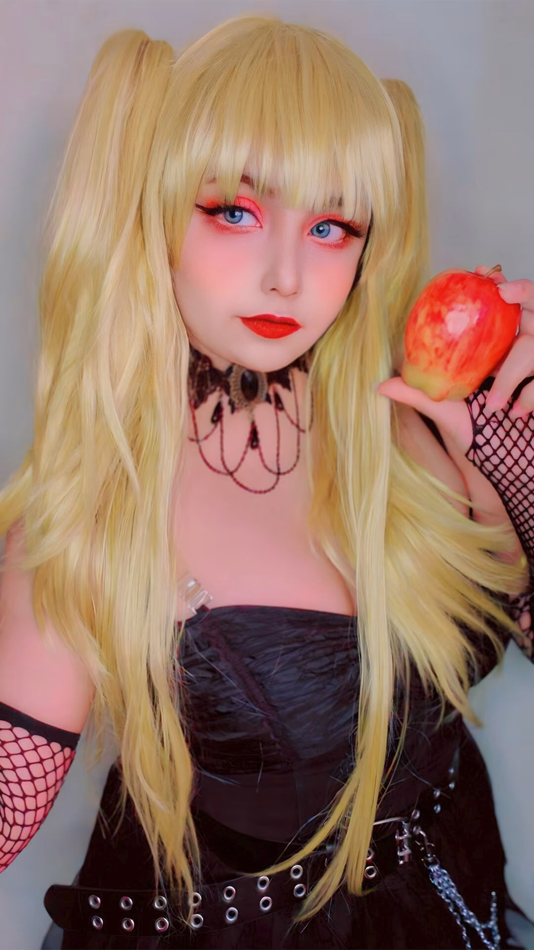 Arelly Trujillo as Misa Amane — cosplay photo 9 of 15