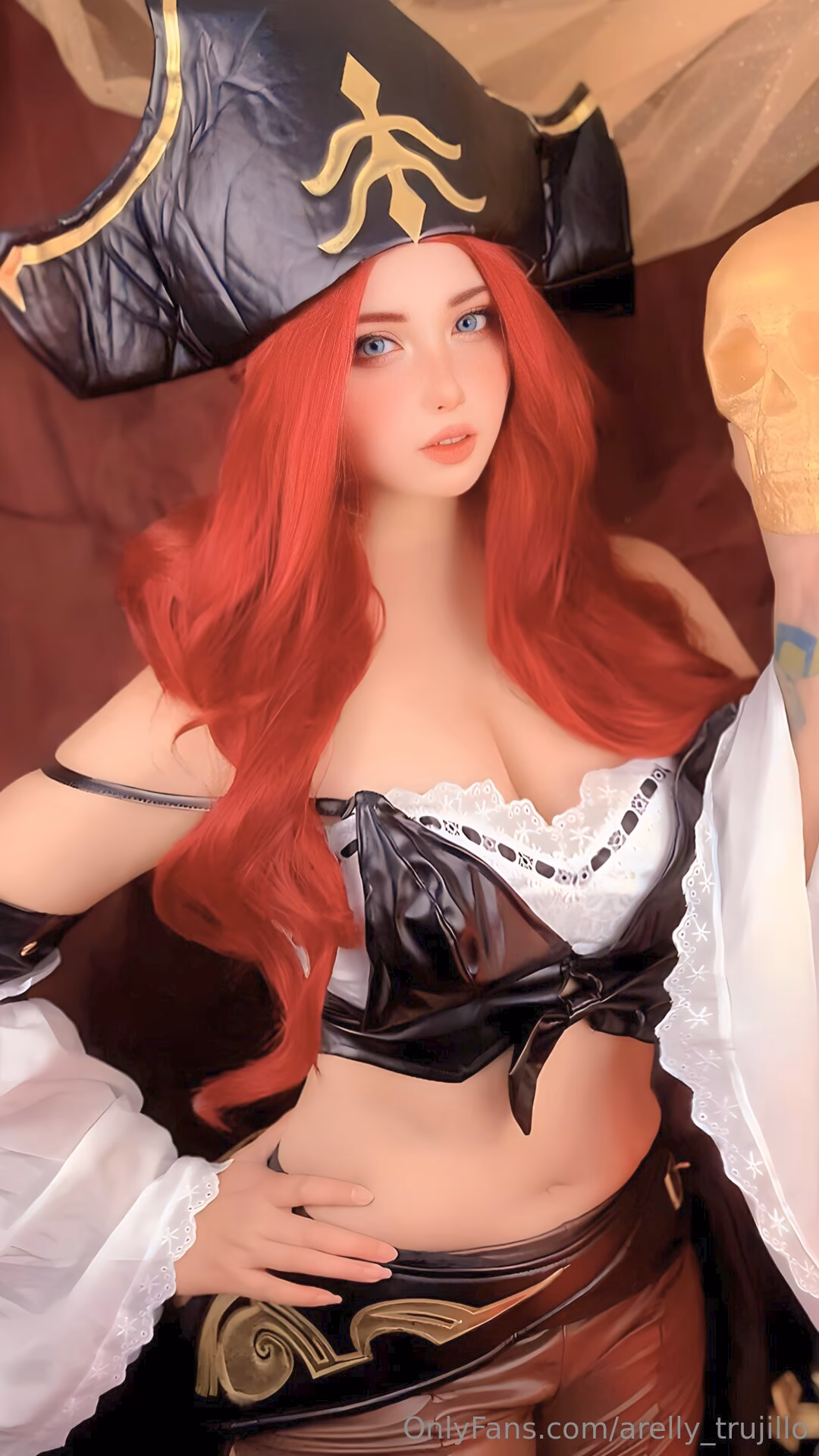 Arelly Trujillo as Miss Fortune — cosplay photo 10 of 13