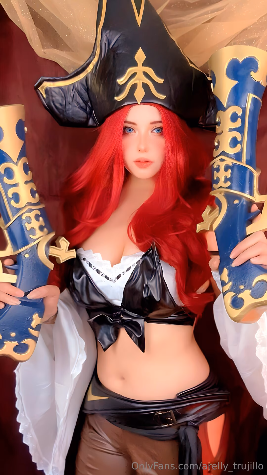 Arelly Trujillo as Miss Fortune — cosplay photo 3 of 13