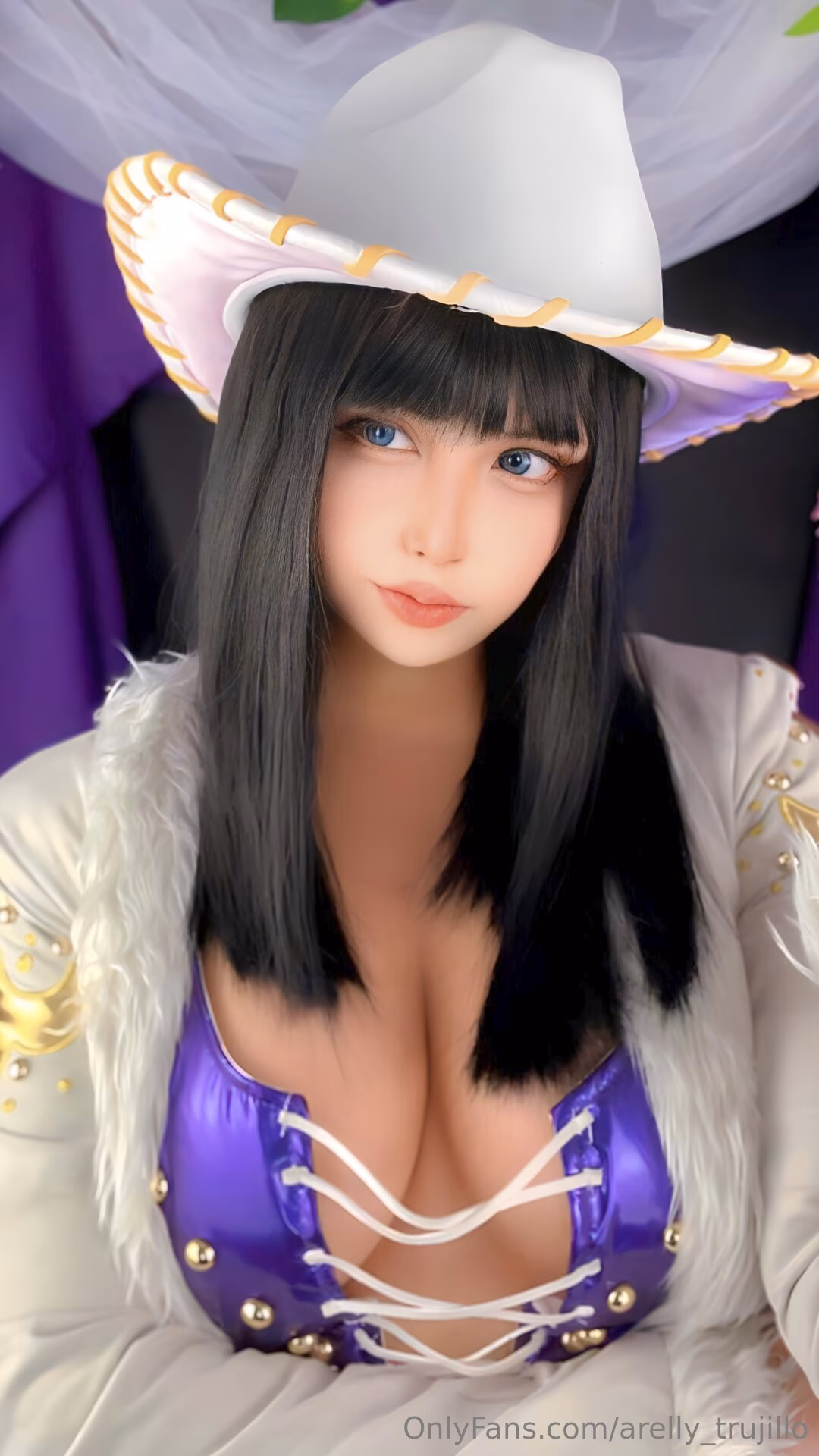 Arelly Trujillo as Nico Robin — cosplay photo 11 of 20