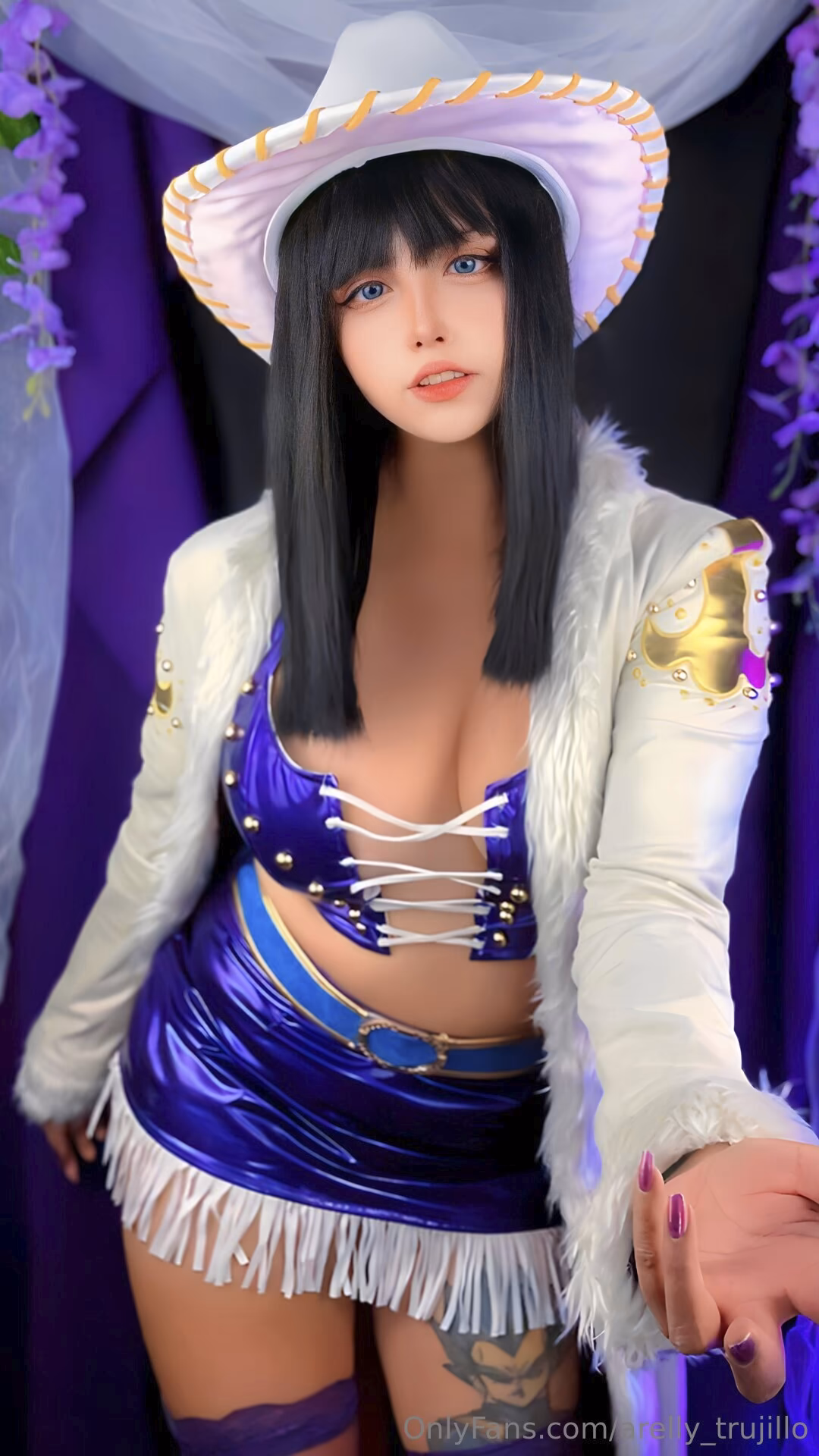 Arelly Trujillo as Nico Robin — cosplay photo 12 of 20