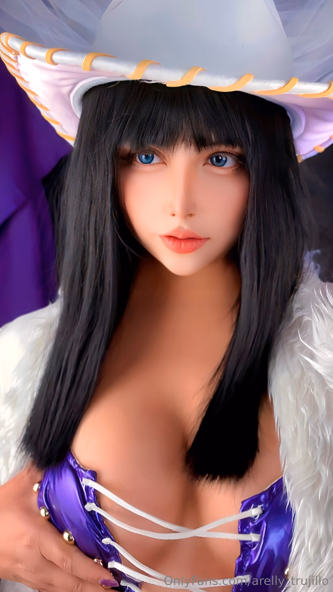Arelly Trujillo as Nico Robin — cosplay photo 14 of 20