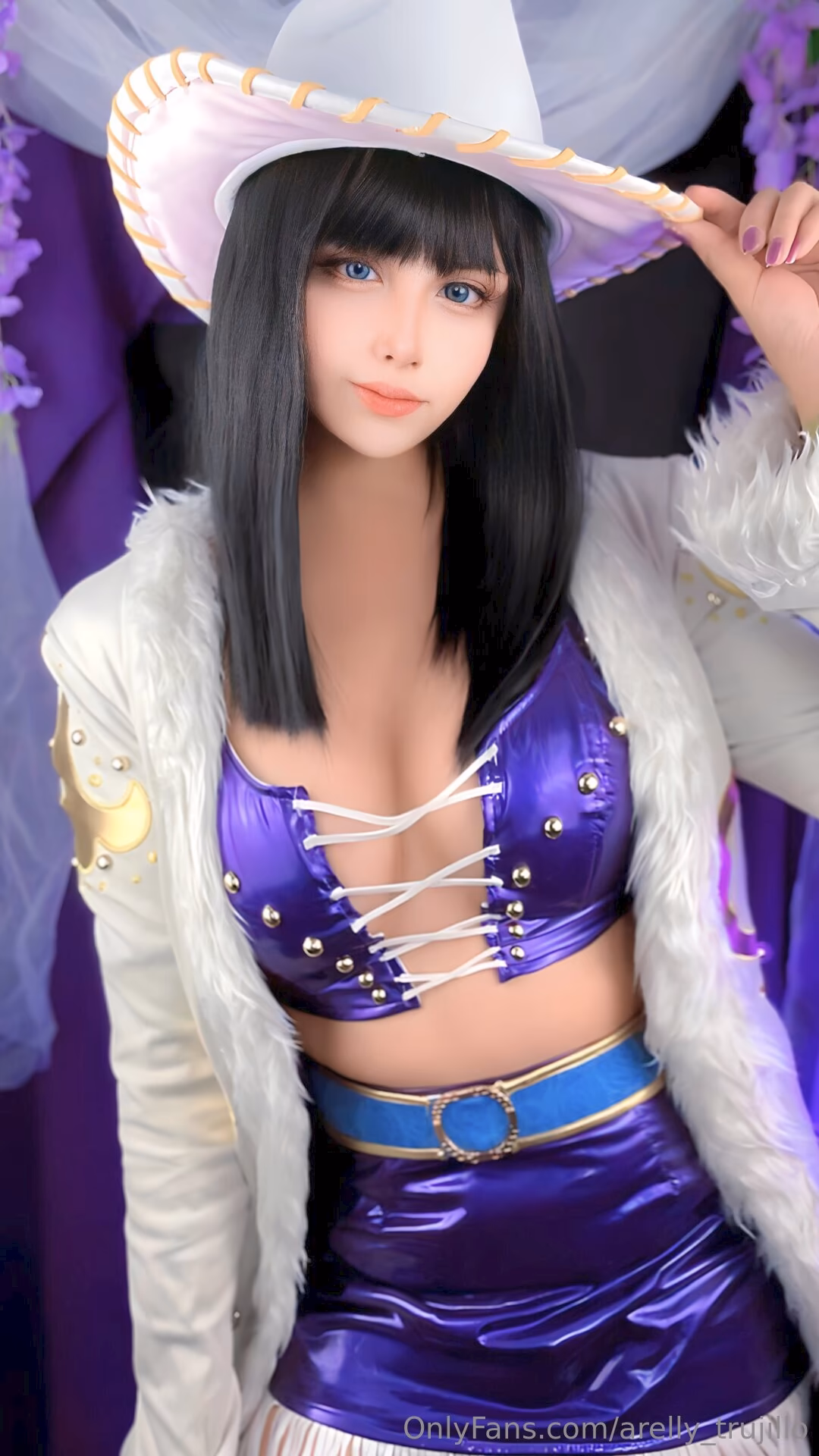 Arelly Trujillo as Nico Robin — cosplay photo 17 of 20