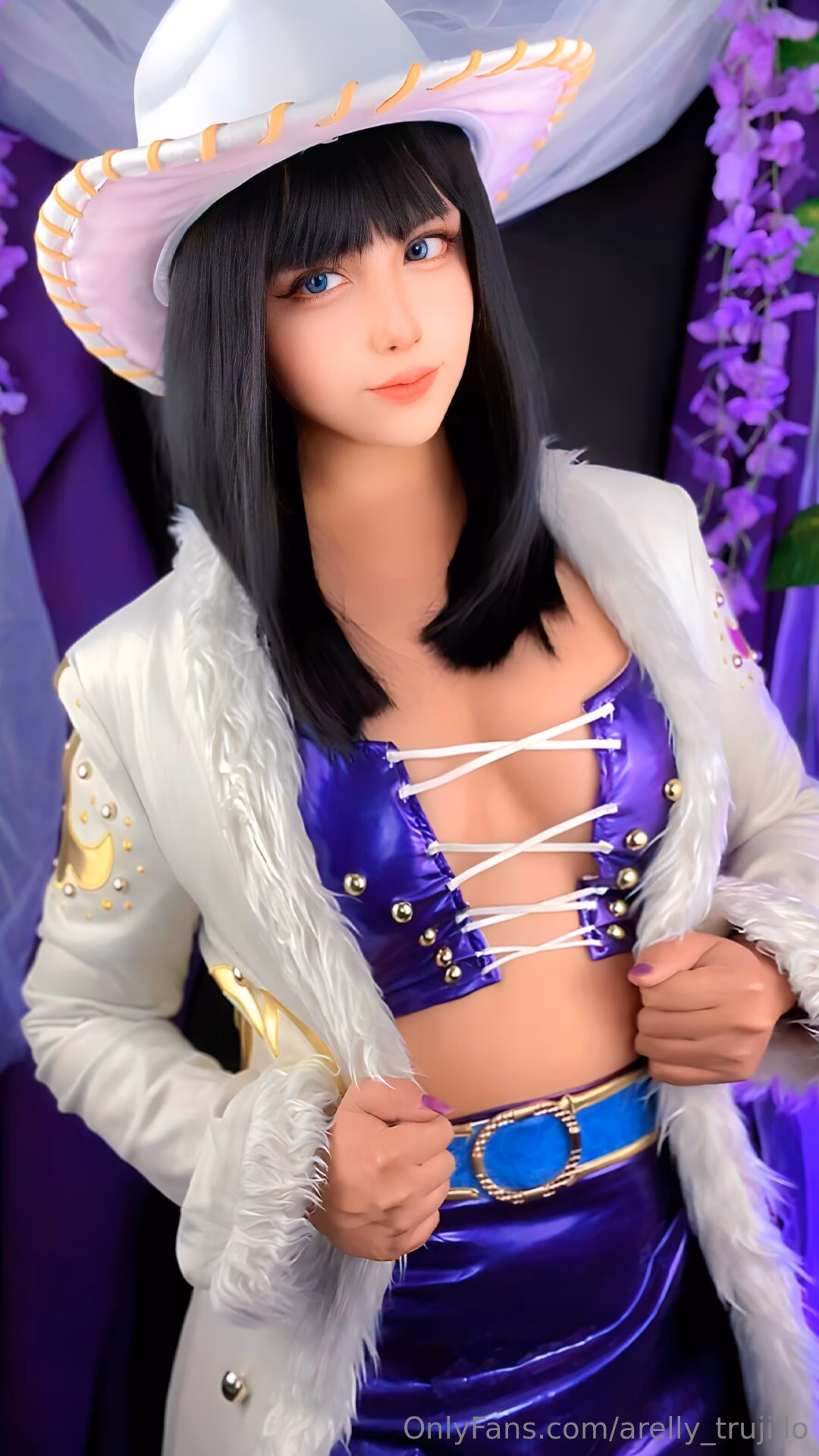 Arelly Trujillo as Nico Robin — cosplay photo 20 of 20