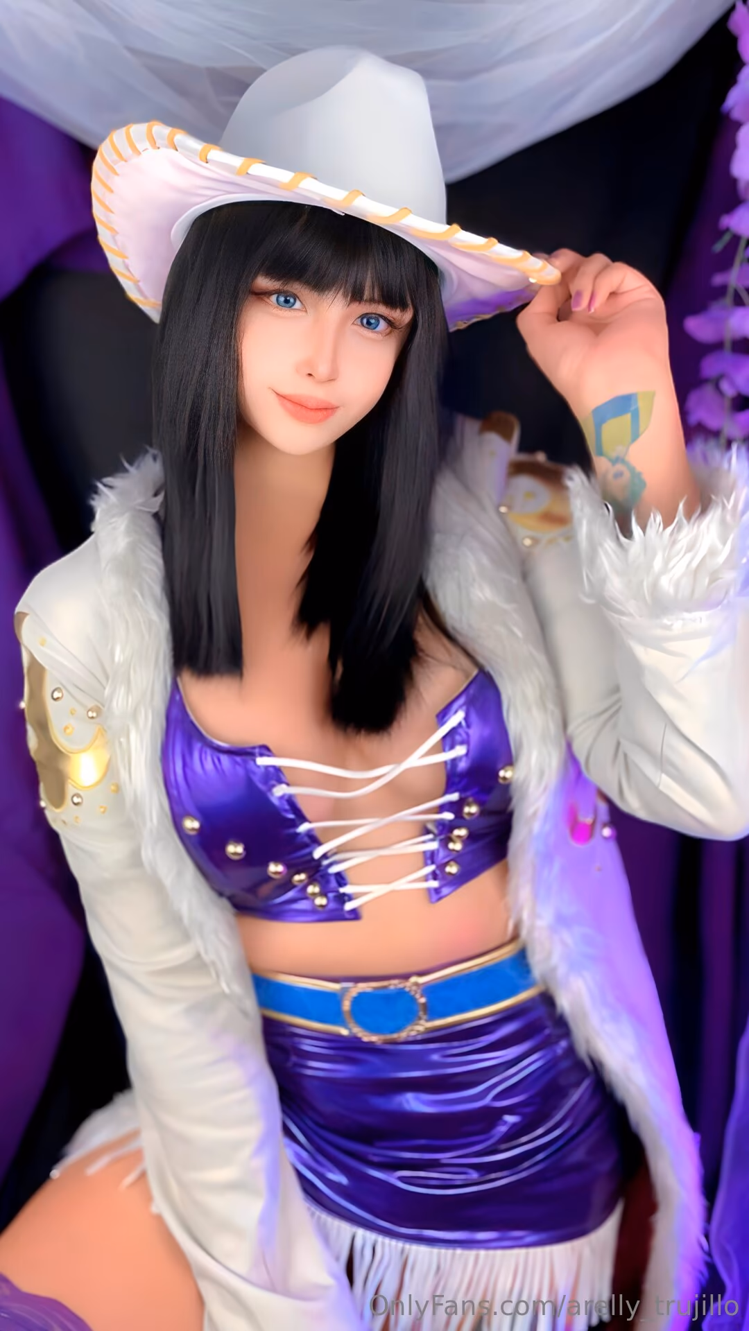 Arelly Trujillo as Nico Robin — cosplay photo 8 of 20
