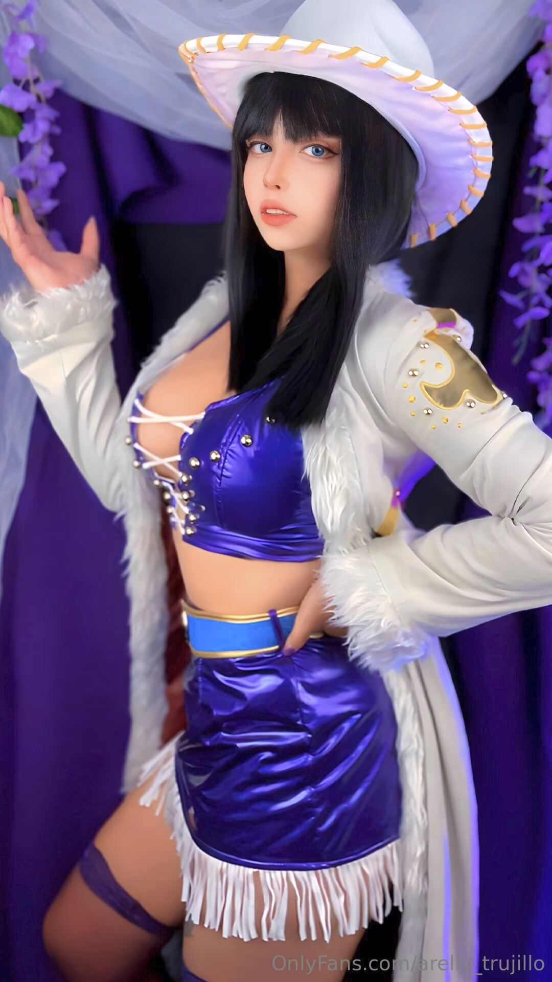 Arelly Trujillo as Nico Robin — cosplay photo 9 of 20