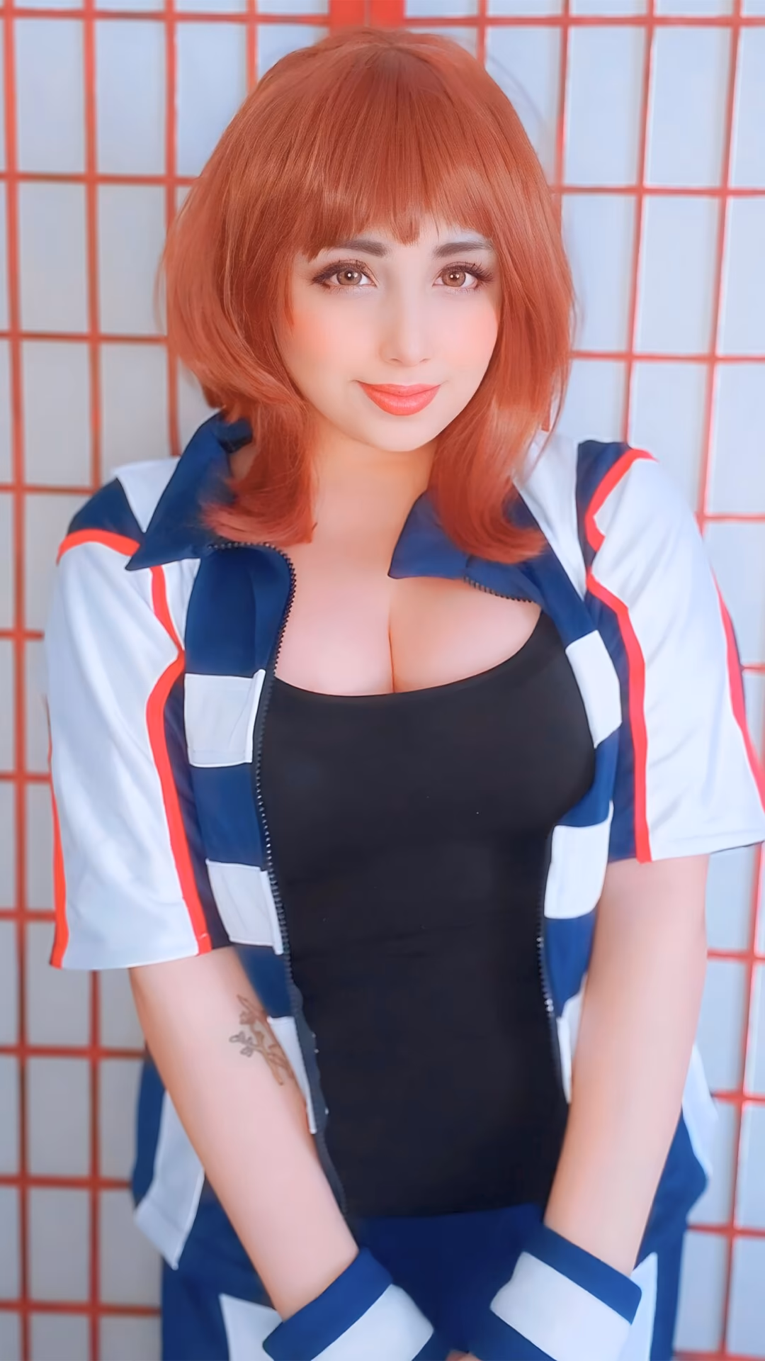 Arelly Trujillo as Ochaco Uraraka — cosplay photo 2 of 8