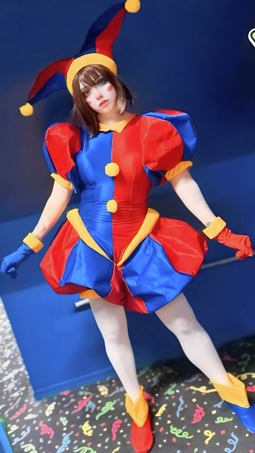 Arelly Trujillo - Pomni - The Amazing Digital Circus - Cosplay Gallery - 21 Images — gallery preview