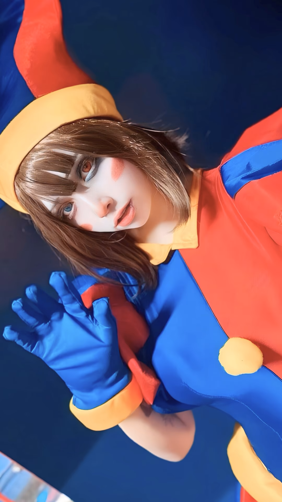 Arelly Trujillo as Pomni — cosplay photo 15 of 21