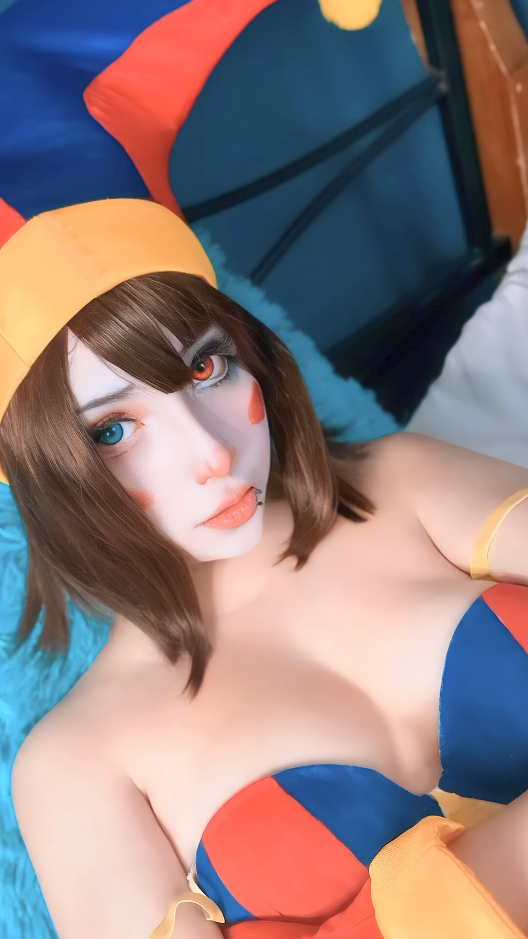Arelly Trujillo as Pomni — cosplay photo 20 of 21