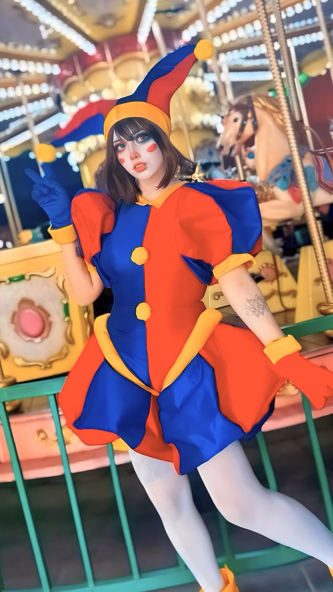 Arelly Trujillo as Pomni — cosplay photo 4 of 21