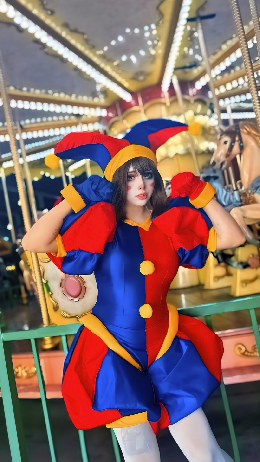 Arelly Trujillo as Pomni — cosplay photo 9 of 21