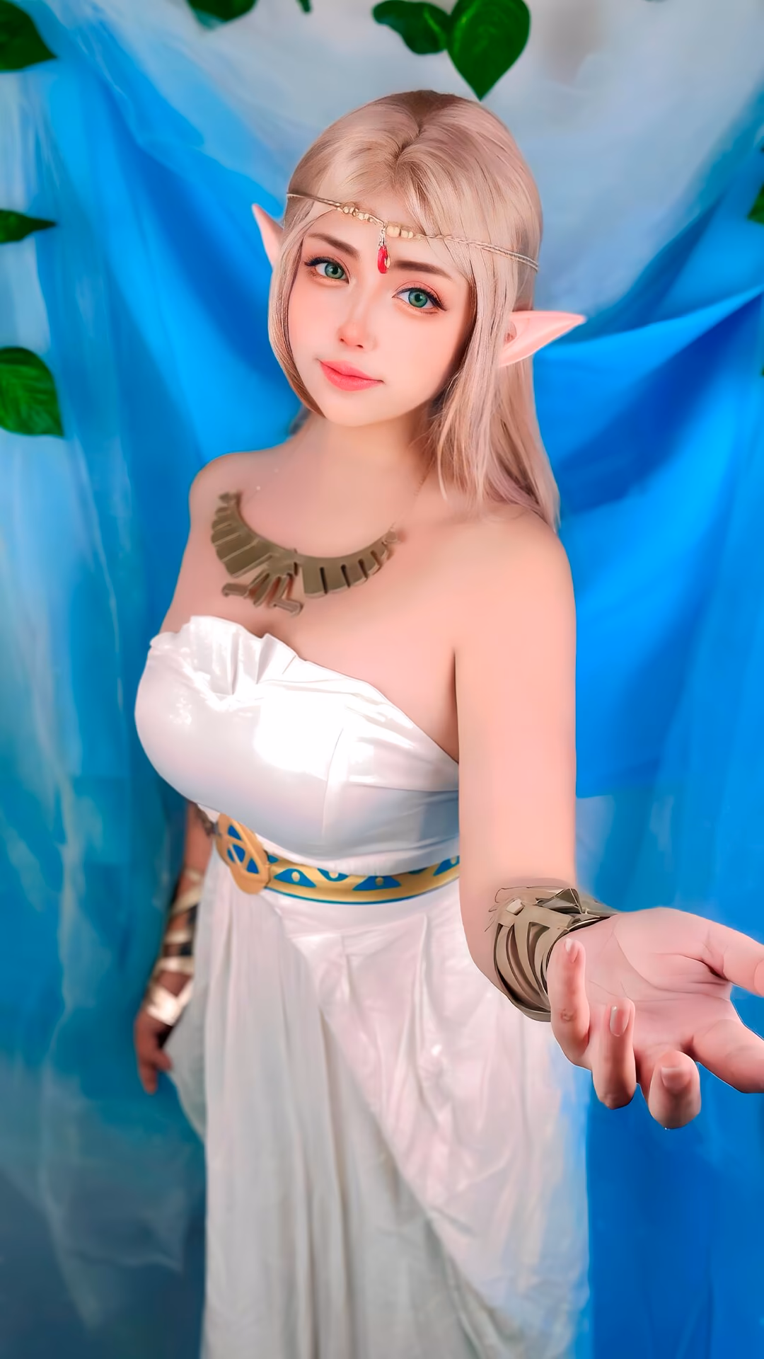 Arelly Trujillo as Princess Zelda — cosplay photo 4 of 9