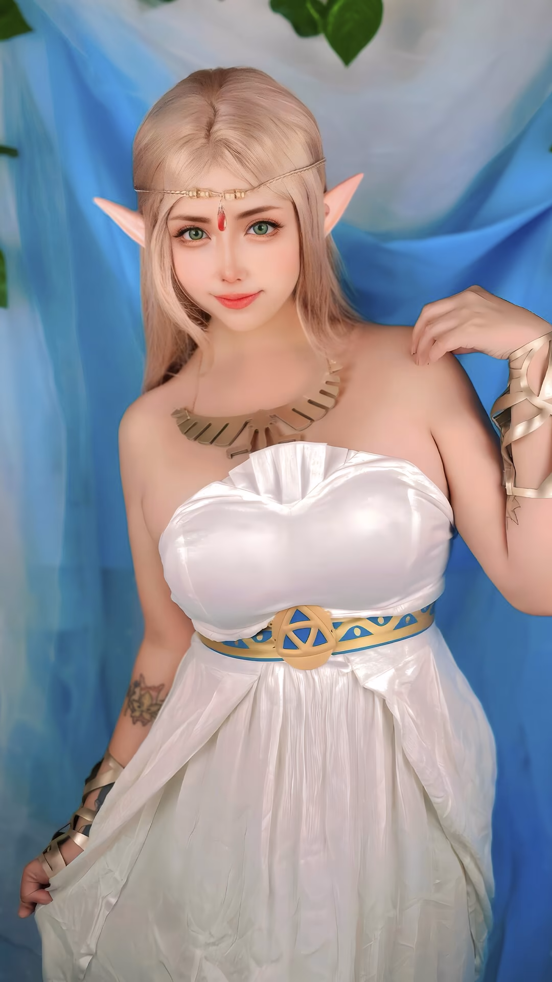 Arelly Trujillo as Princess Zelda — cosplay photo 6 of 9