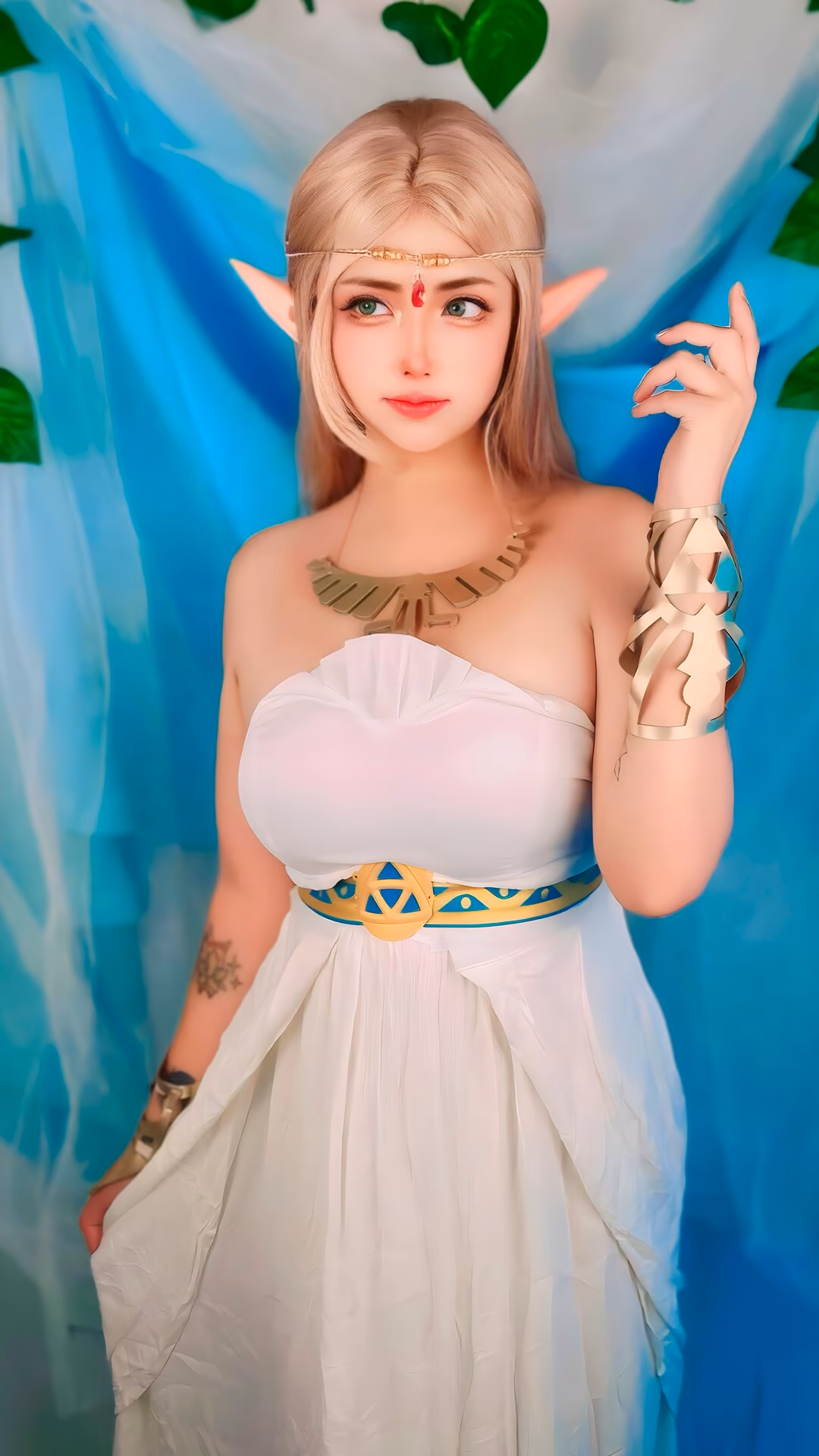 Arelly Trujillo as Princess Zelda — cosplay photo 8 of 9