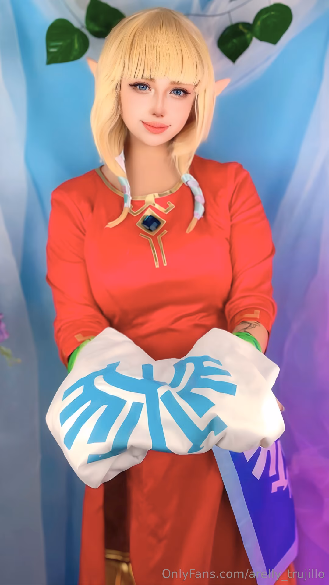 Arelly Trujillo as Princess Zelda — cosplay photo 11 of 11