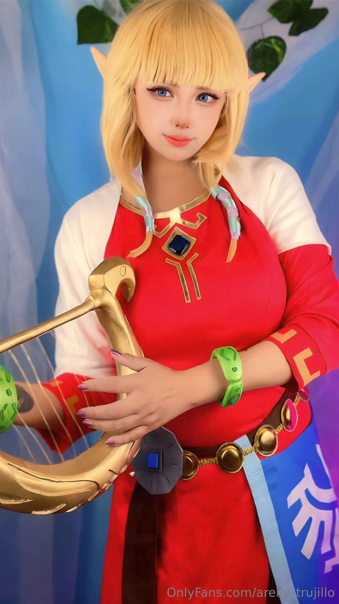 Arelly Trujillo as Princess Zelda — cosplay photo 3 of 11